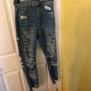 Brand new AE mom jeans